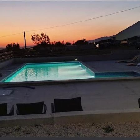 Apartmani Niko 1 Radovin Esterno foto