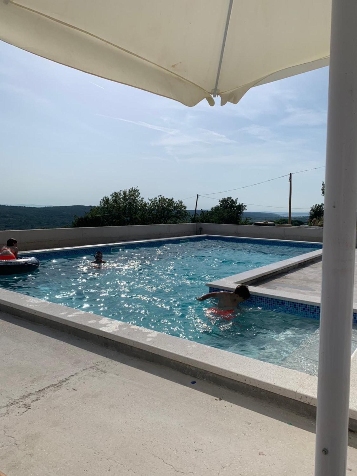 Apartmani Niko 1 Radovin Esterno foto