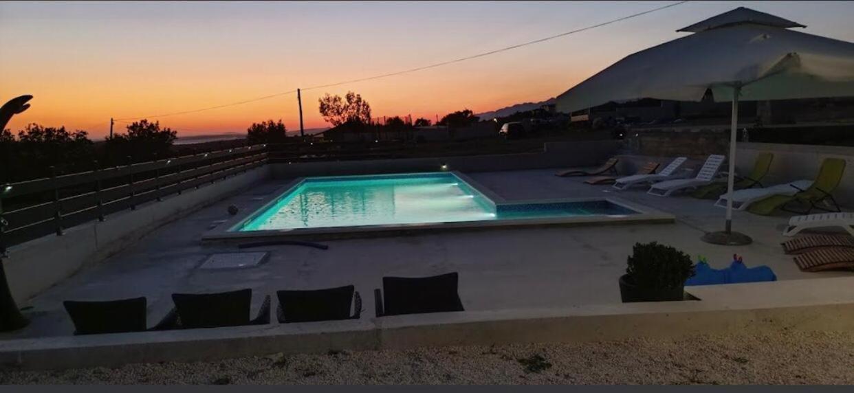 Apartmani Niko 1 Radovin Esterno foto