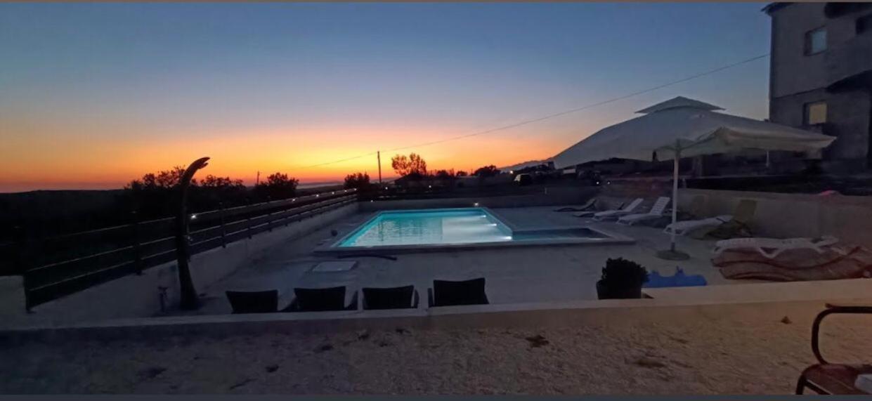 Apartmani Niko 1 Radovin Esterno foto