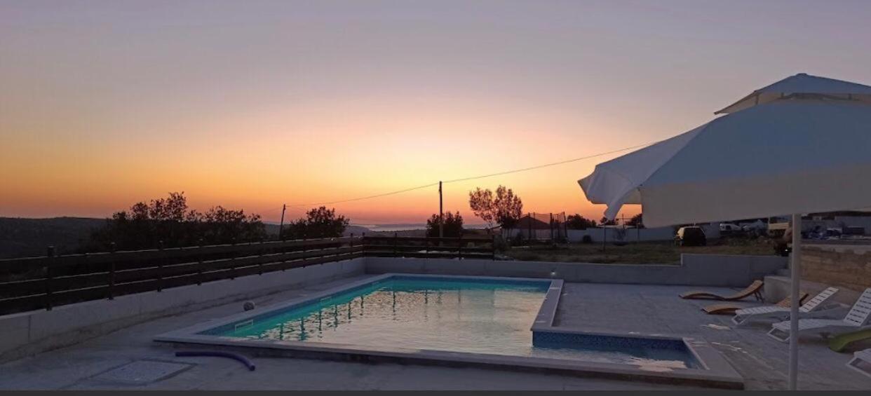 Apartmani Niko 1 Radovin Esterno foto