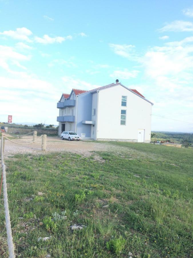 Apartmani Niko 1 Radovin Esterno foto
