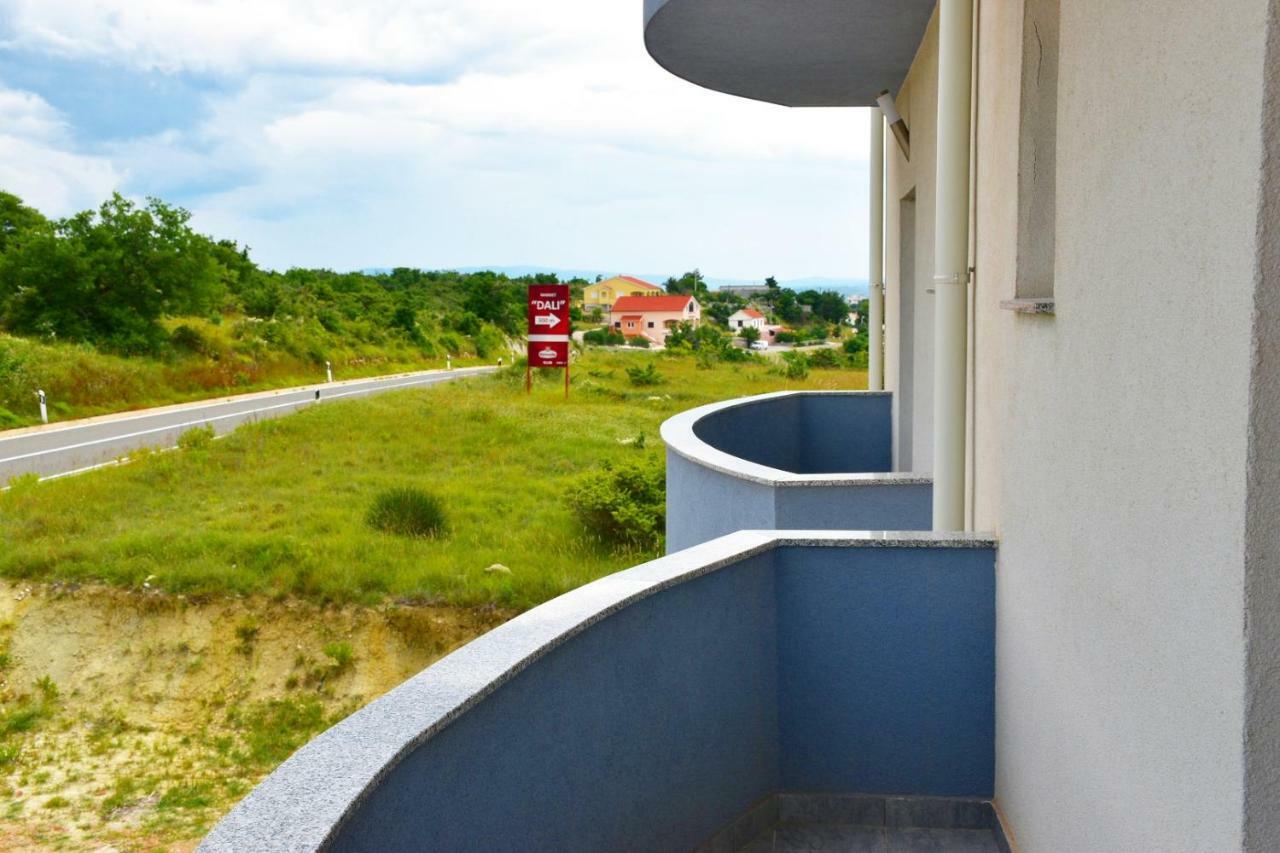Apartmani Niko 1 Radovin Esterno foto