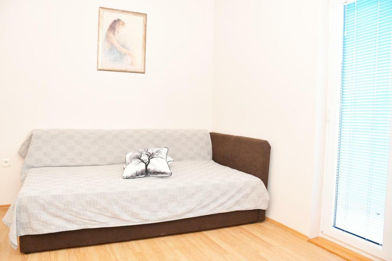 Apartmani Niko 1 Radovin Esterno foto